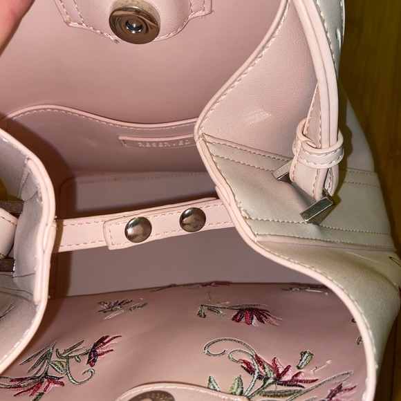 Light Pink Floral Embroidered Crossbody Bag (OS) - Picture 2 of 3